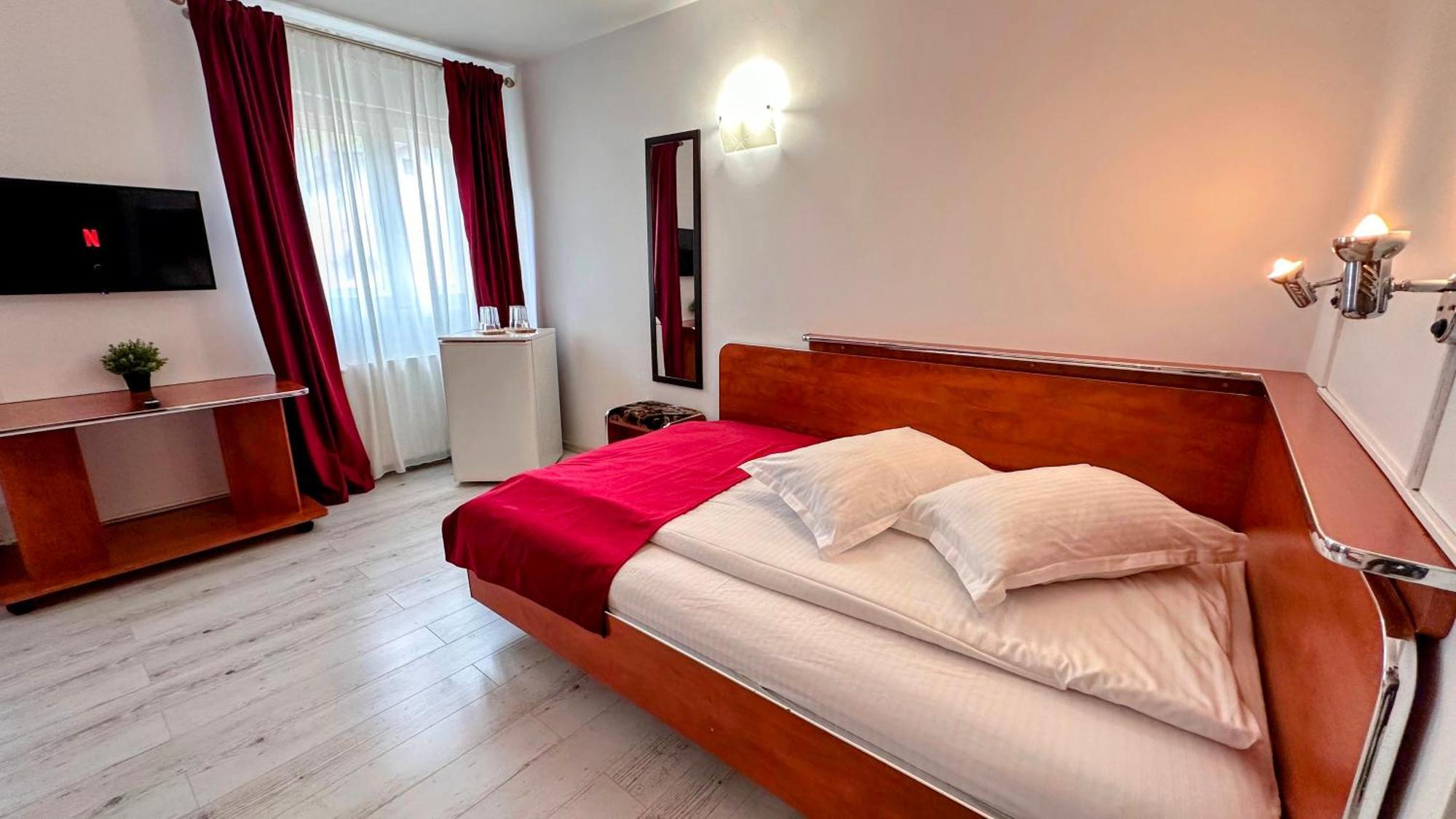 Valea Alba View - Self Check-In Hotel Busteni Exterior photo