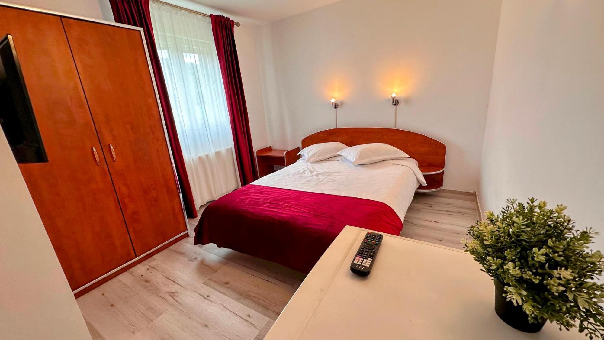 Valea Alba View - Self Check-In Hotel Busteni Exterior photo