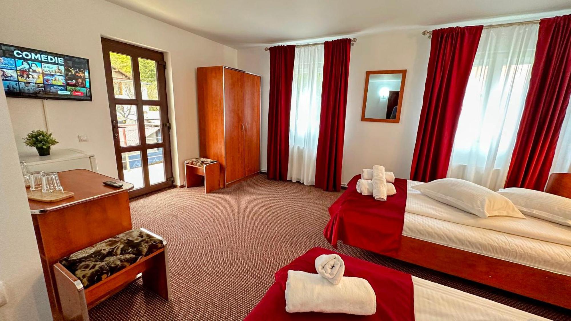 Valea Alba View - Self Check-In Hotel Busteni Exterior photo